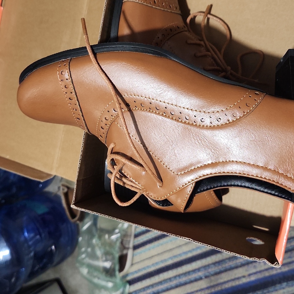 Shoes - Picture 5 of 7